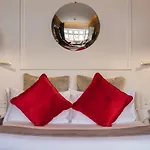 Iniala Harbour House
