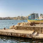 Mesmerising Views For A 2Br Apt In The Capital By 360 Estates