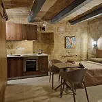 Renovated 16Th Century House In Valletta
