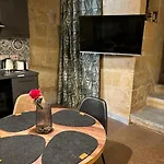Vincenti\'S Nest