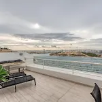 49/3 Seafront Duplex Penthouse In Valletta