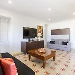 A 1Br Stylish, Fully Equipped Home In The Capital By 360 Estates