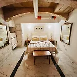 Charming Townhouse Prime Area Valletta