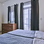 Exquisite 3-Bedroom Duplex Penthouse With Jacuzzi In Valletta Centre