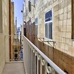 Exquisite 3-Bedroom Duplex Penthouse With Jacuzzi In Valletta Centre