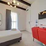 Private Rooms With Bathroom In Valletta