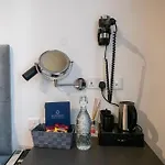 Mandera\'S Boutique Suites & Dorms