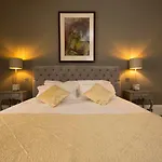 Merchant Street Apartment