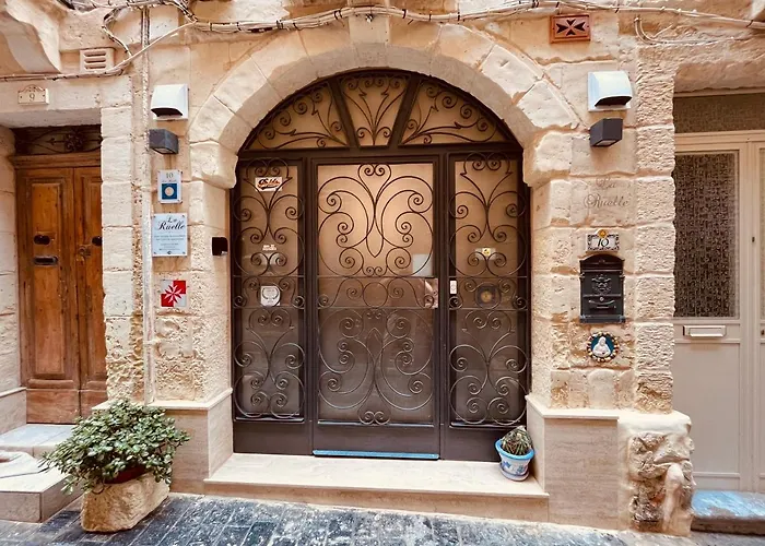 10 La Ruelle