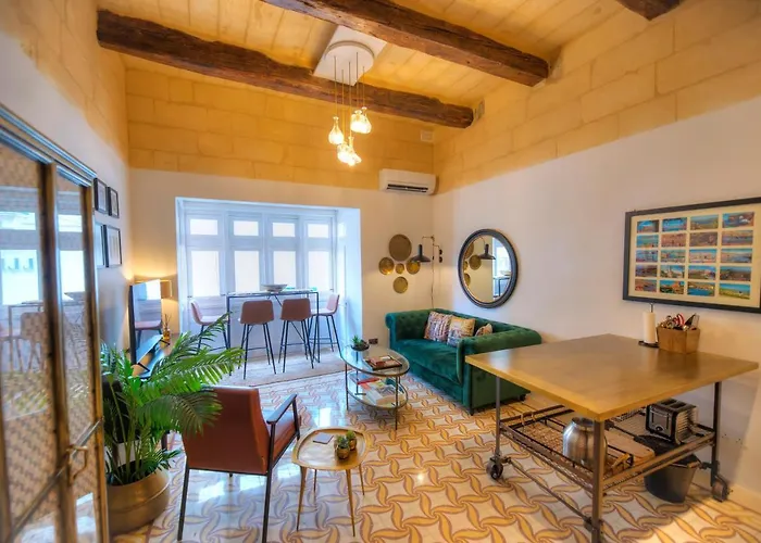 Traditional & Chic 2 Bedrooms In Valletta Imcd1-1