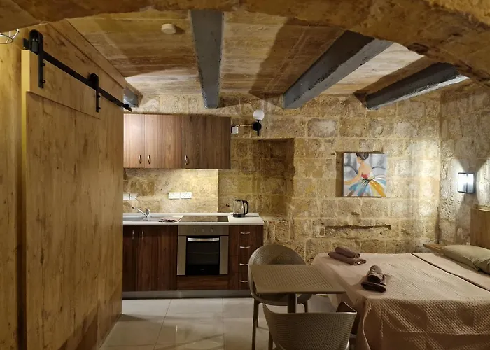 Renovated 16Th Century House In Valletta