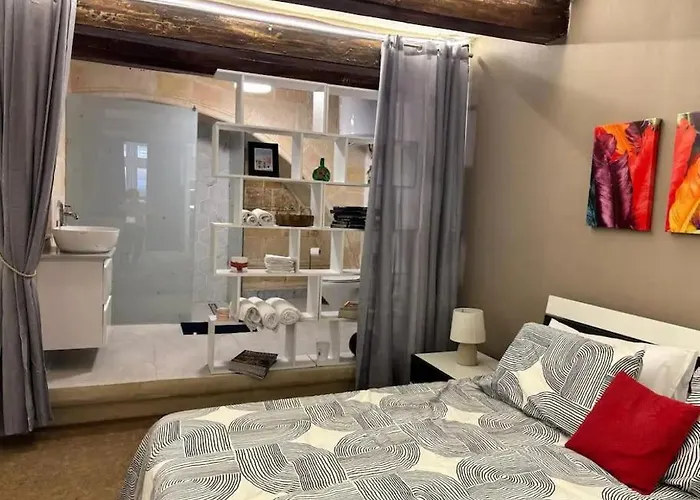 Vincenti\'S Nest In Valletta