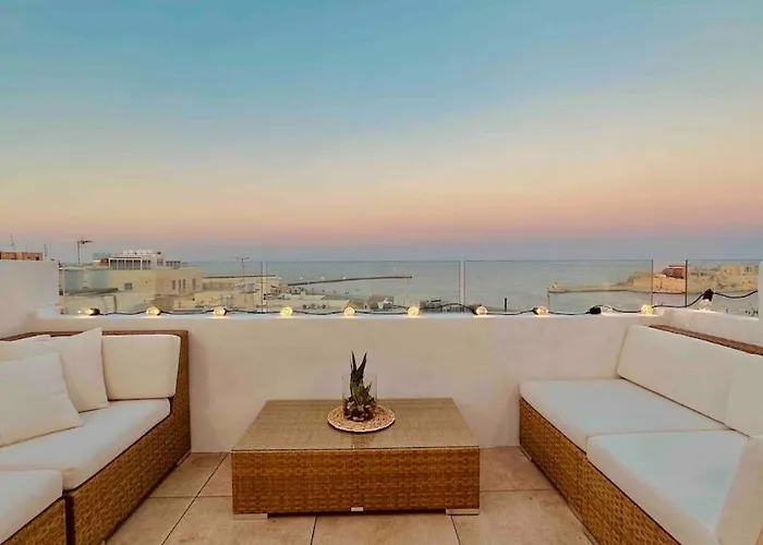 Grand Harbour Views