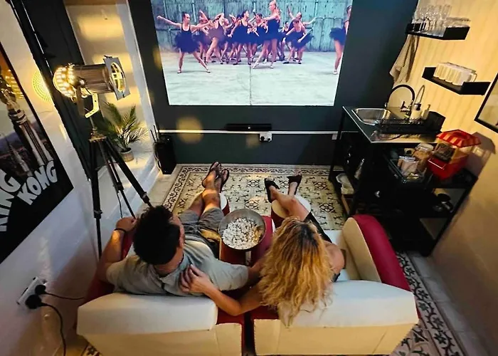 Cinema Studio Apartment In Valletta
