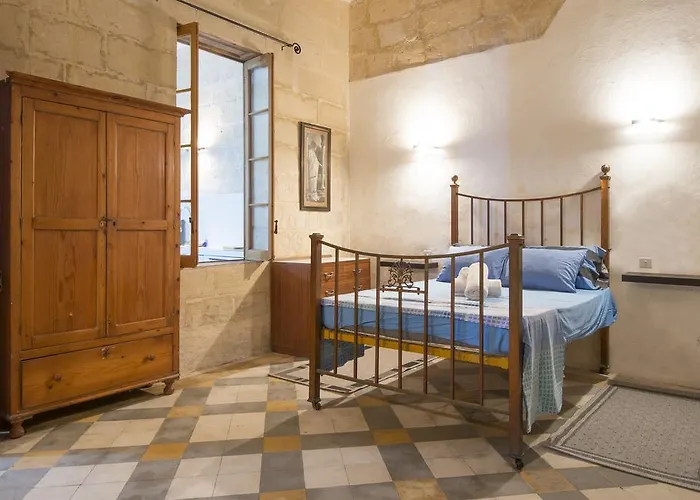 Valletta Bishop Apartment