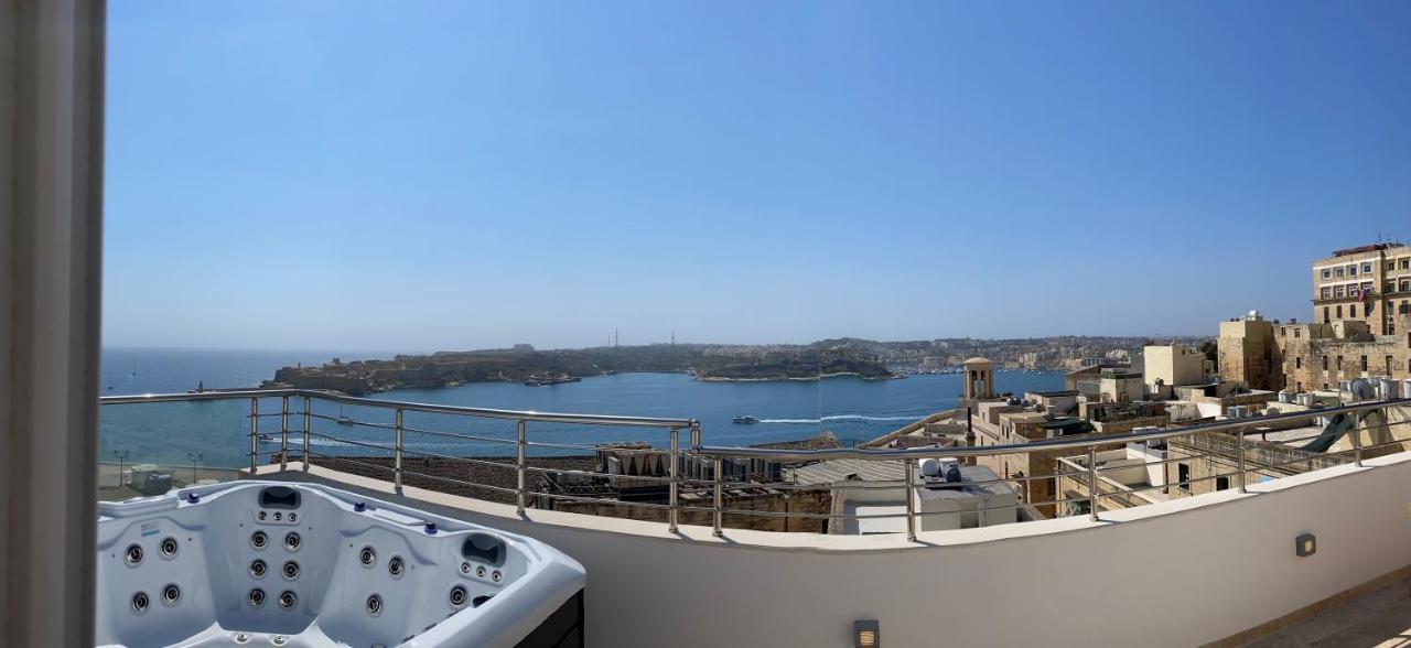 Luxury 4-bedroom Duplex With Stunning Sea Views Private Terrace And Jacuzzi Apartment