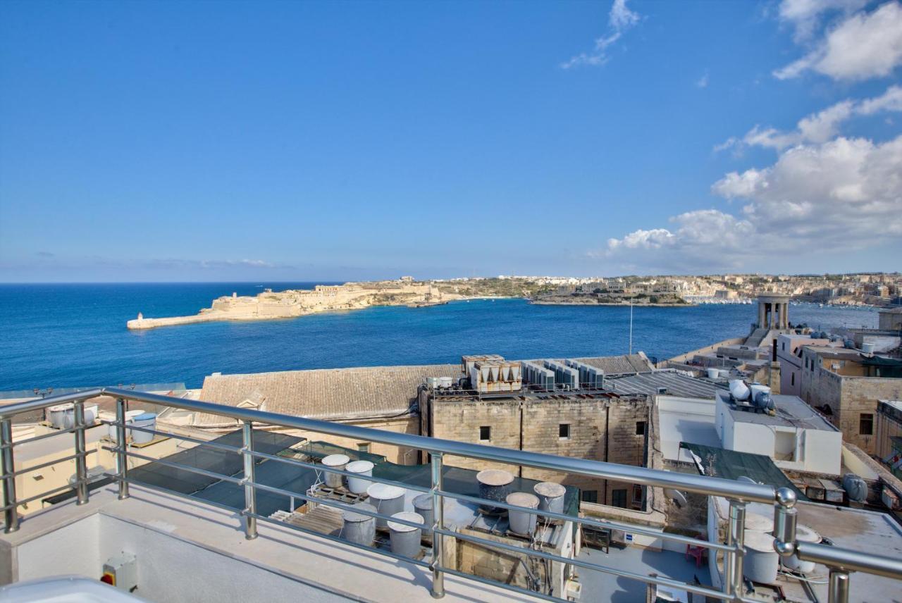 Luxury 4-bedroom Duplex With Stunning Sea Views Private Terrace And Jacuzzi Apartment Valletta