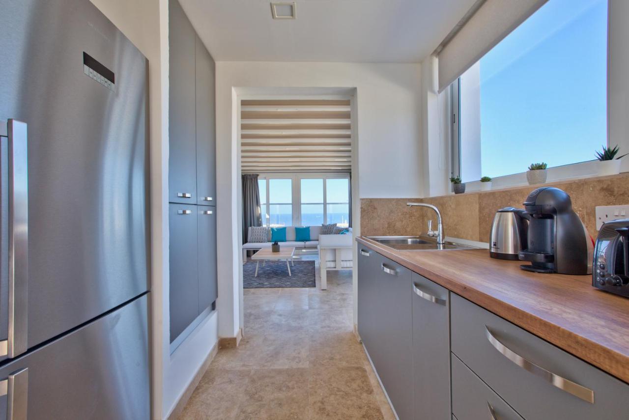 Luxury 4-bedroom Duplex With Stunning Sea Views Private Terrace And Jacuzzi Valletta