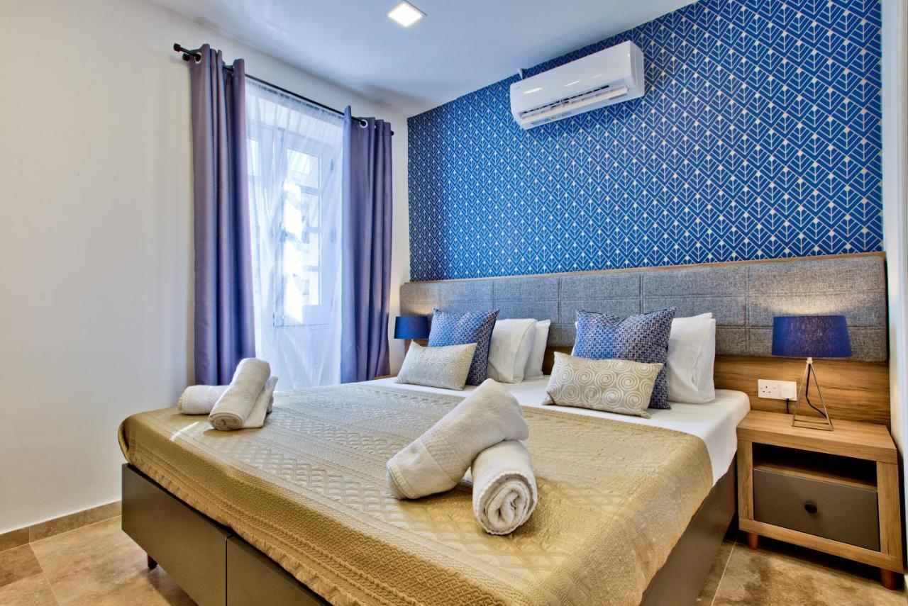 Luxury 4-bedroom Duplex With Stunning Sea Views Private Terrace And Jacuzzi Valletta