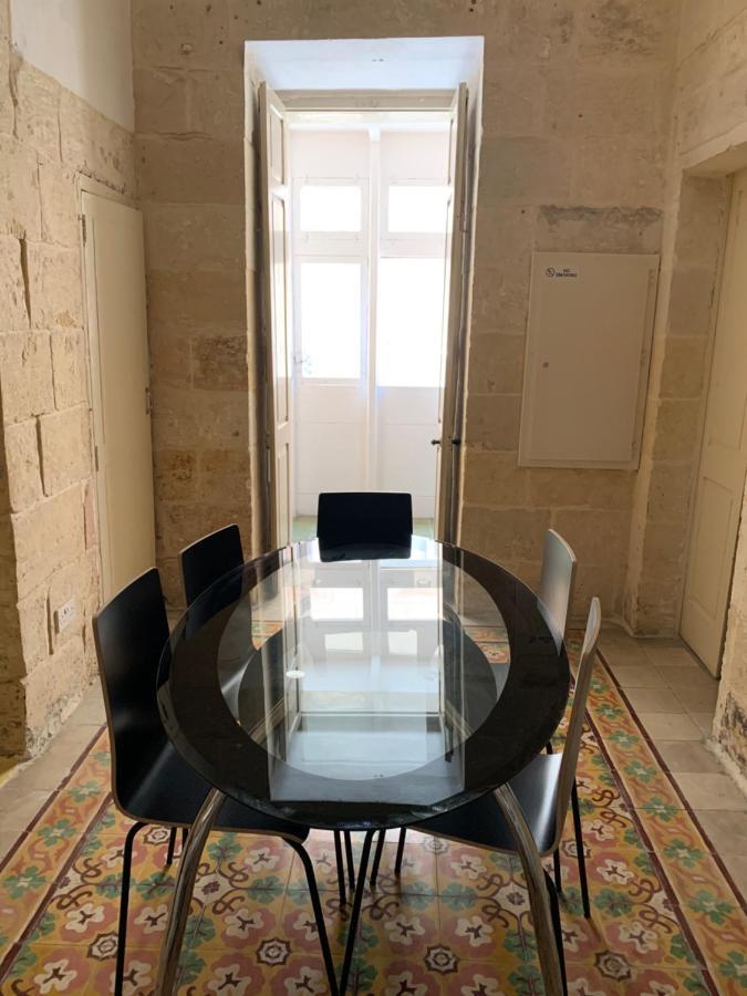 Apartment 2 Bedroom In The Centre Of