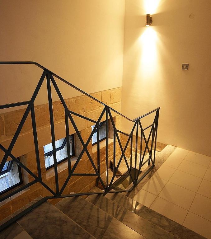 Castille Penthouses Aparthotel 3*