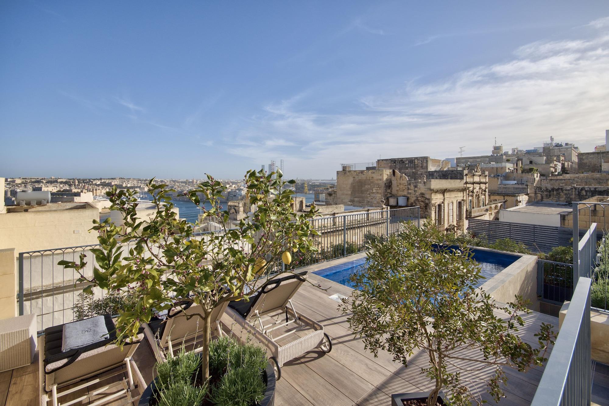 66 Saint Paul's & Guest house 4*