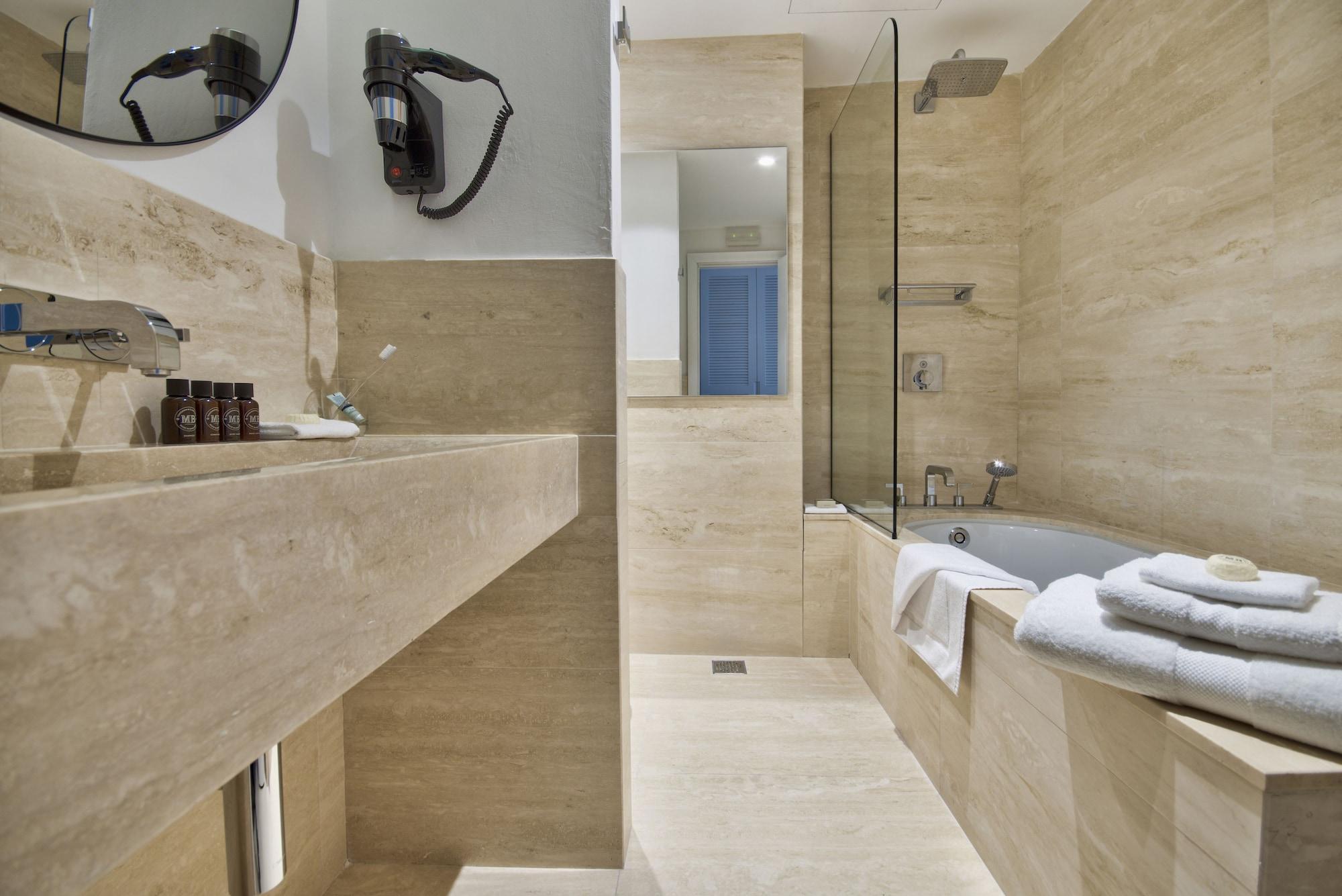 66 Saint Paul's & Guest house 4*
