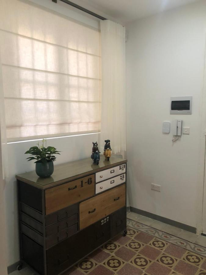 Retro Apartment *