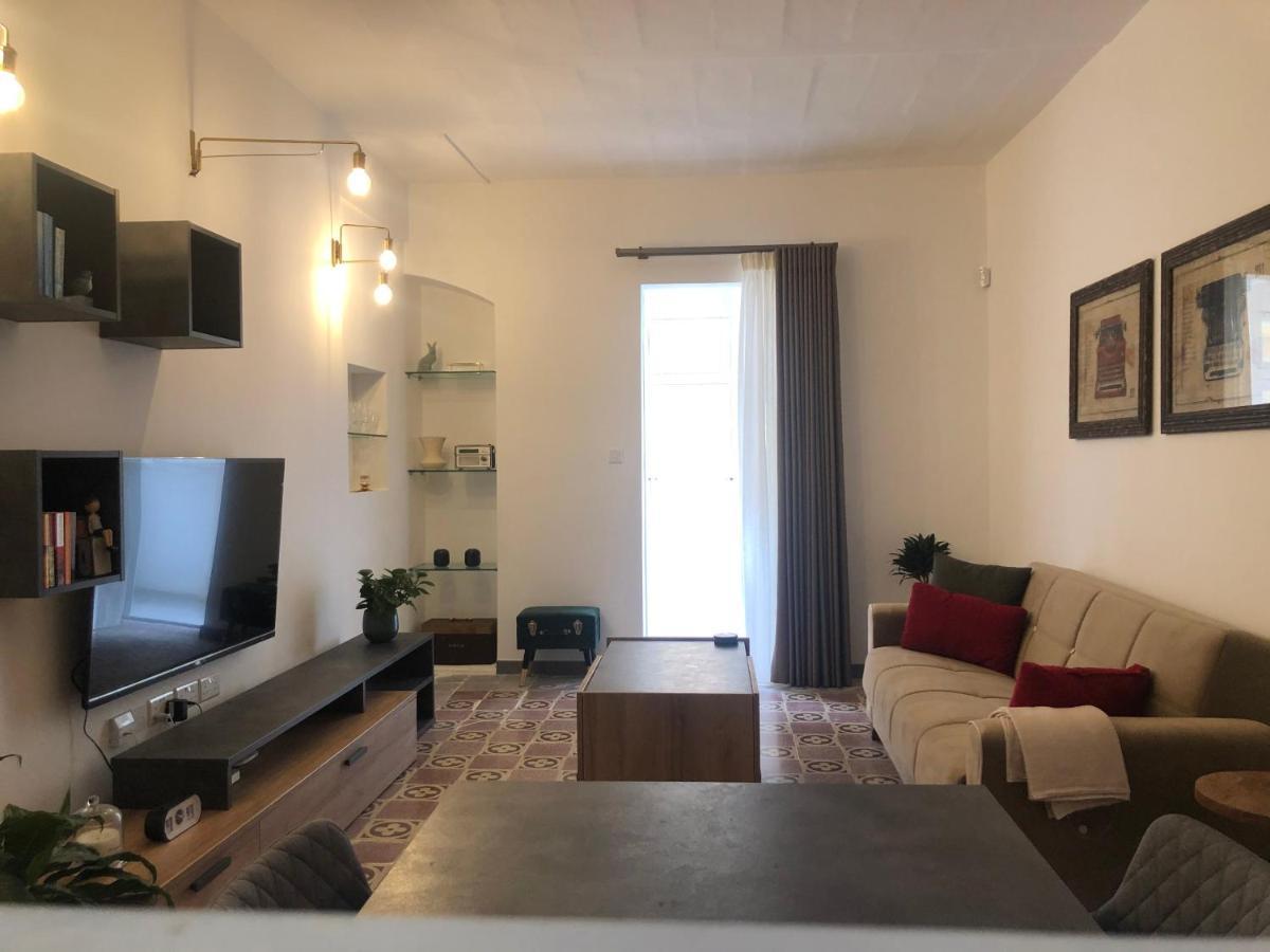 Apartment Retro