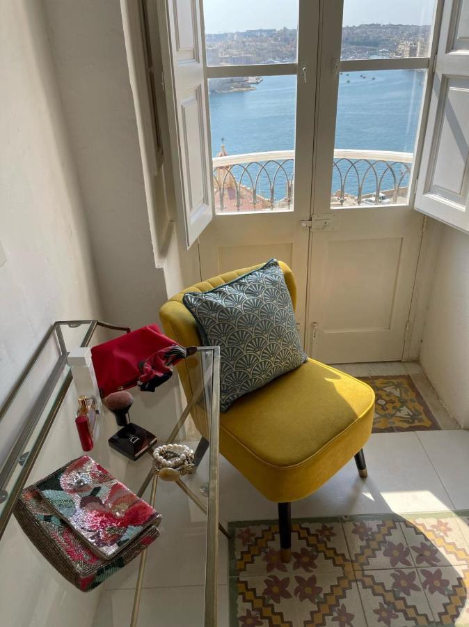 Spacious Maisonette With Spectacular Views Ibri1-1 *