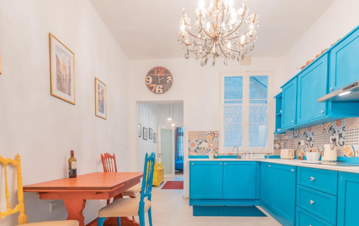 Apartment Blue Waves With Maltese Balcony Valletta