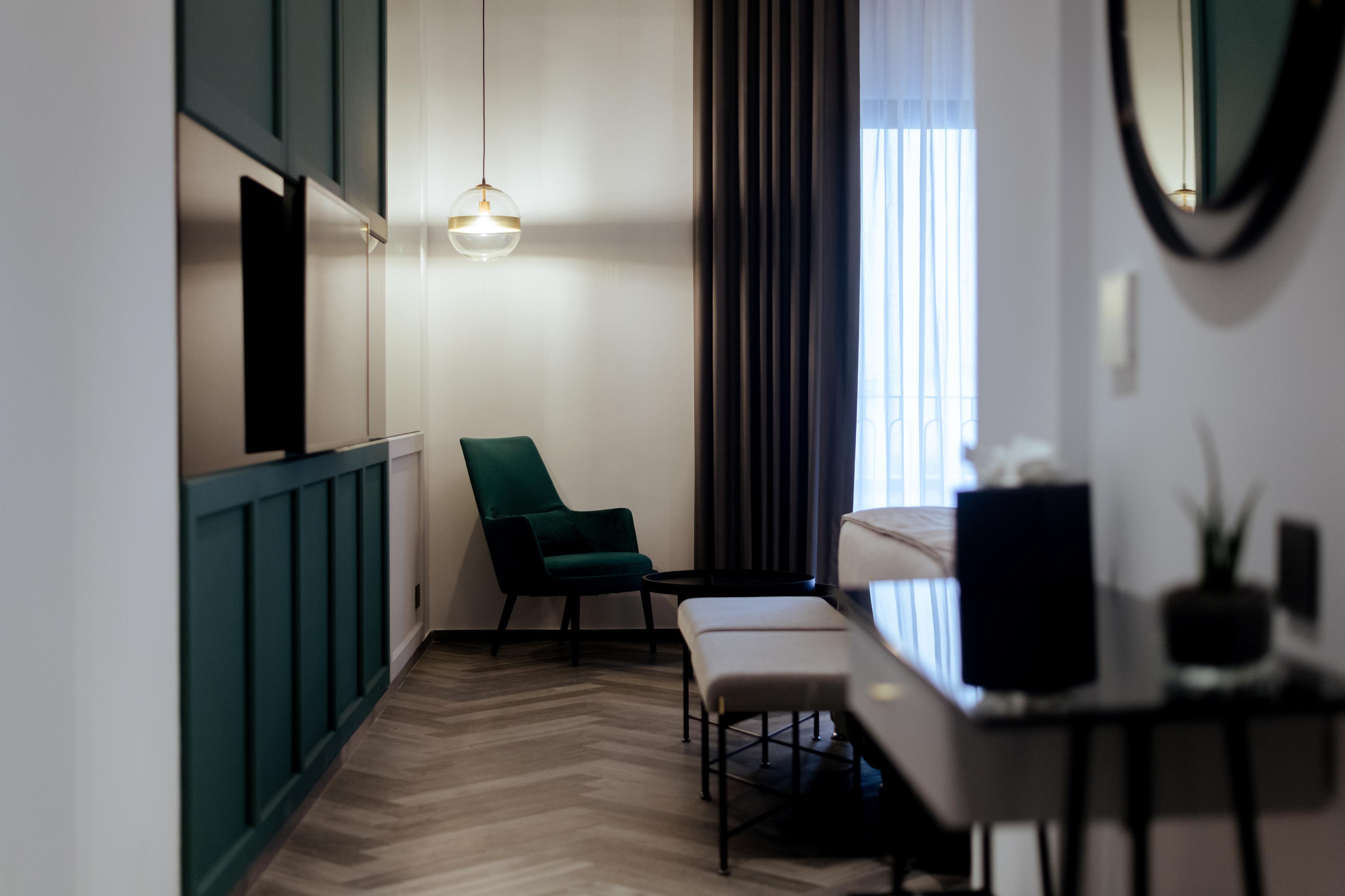The Embassy Hotel 4*