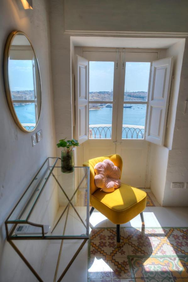 Spacious Maisonette With Spectacular Views Ibri1-1 *