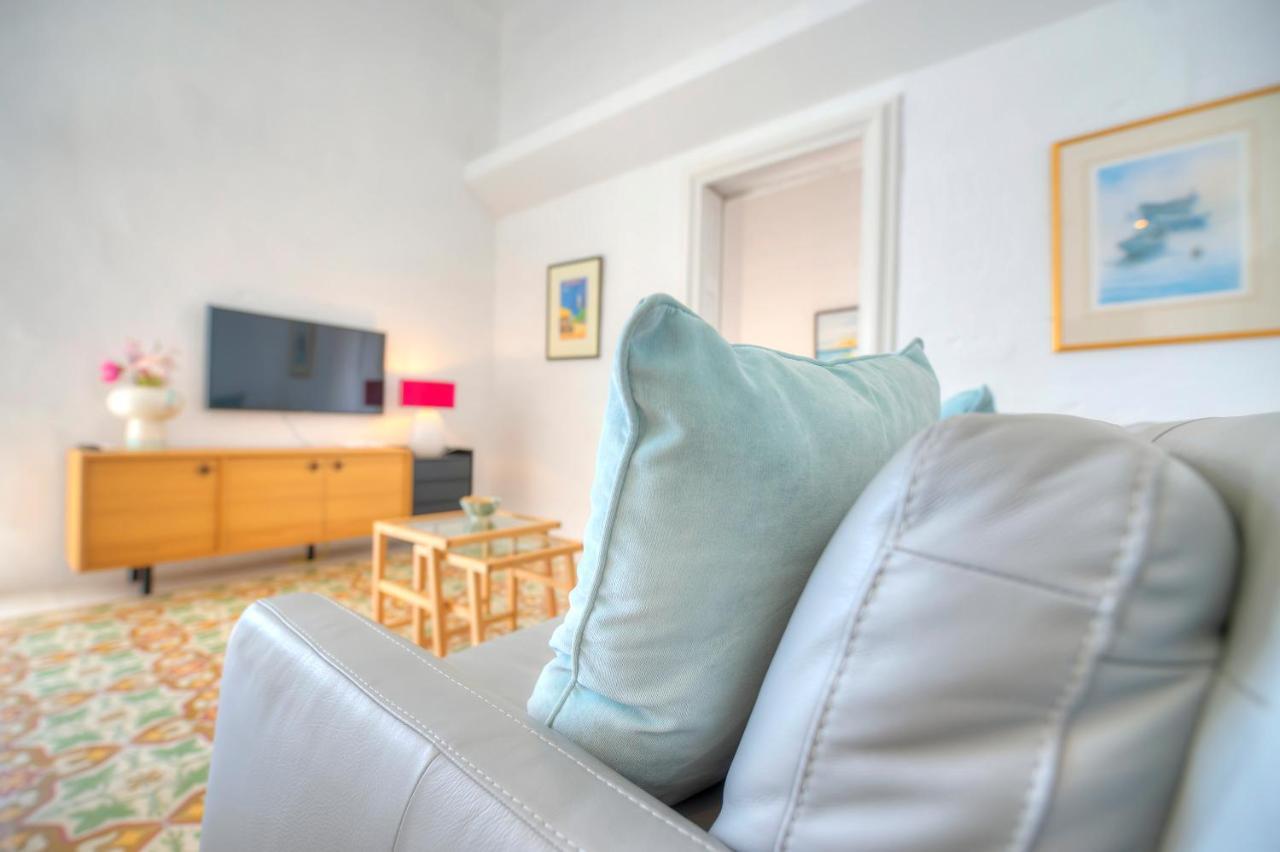 Holiday home Spacious Maisonette With Spectacular Views Ibri1-1
