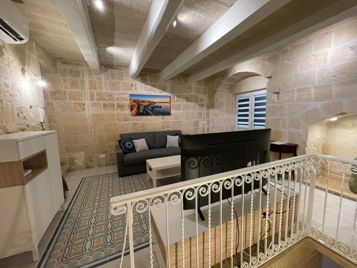 -dar Il-kavallier Jacques De Quiqueran * Valletta