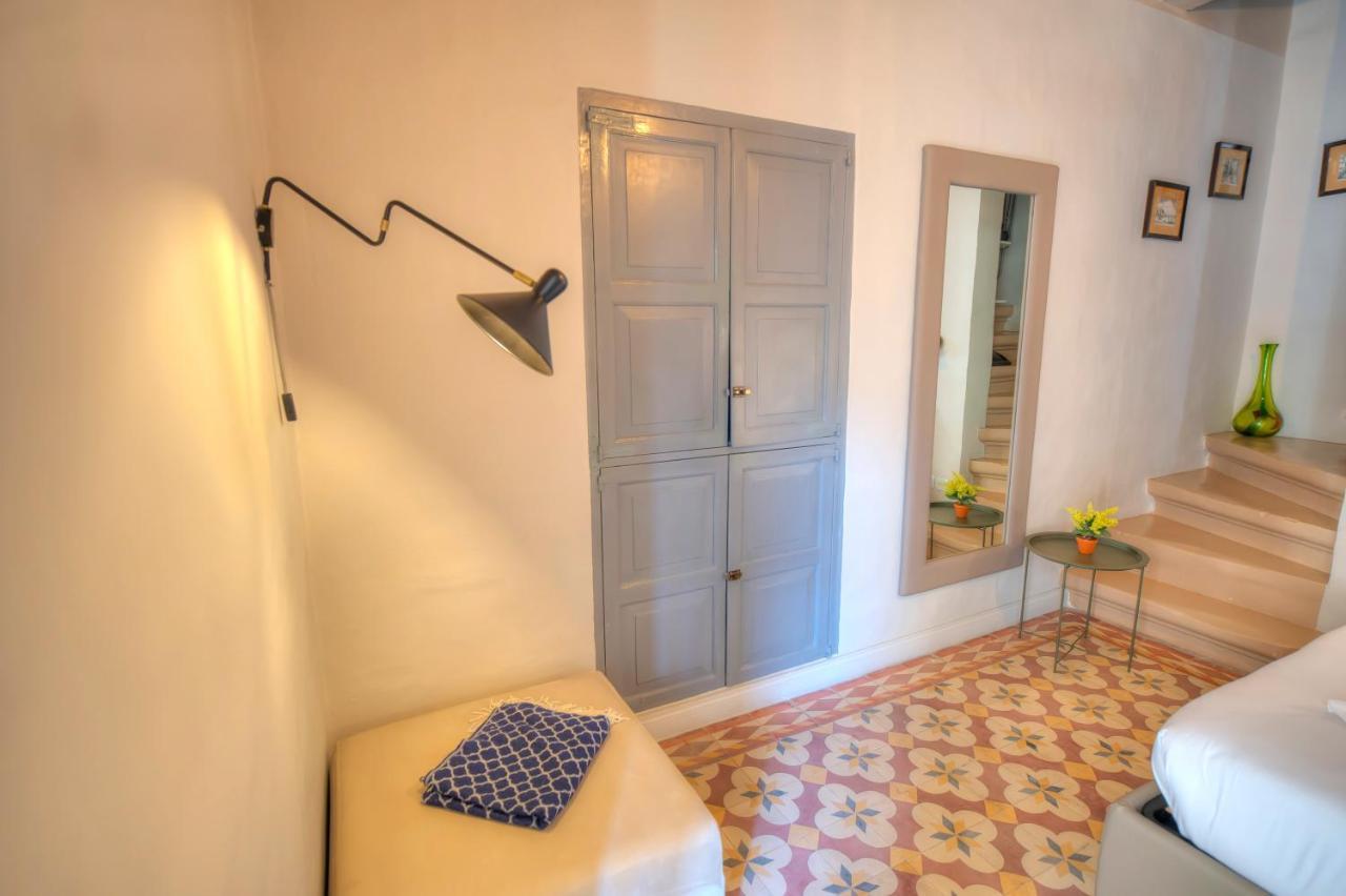 Charming & Traditional Flat In Center Esch1-2