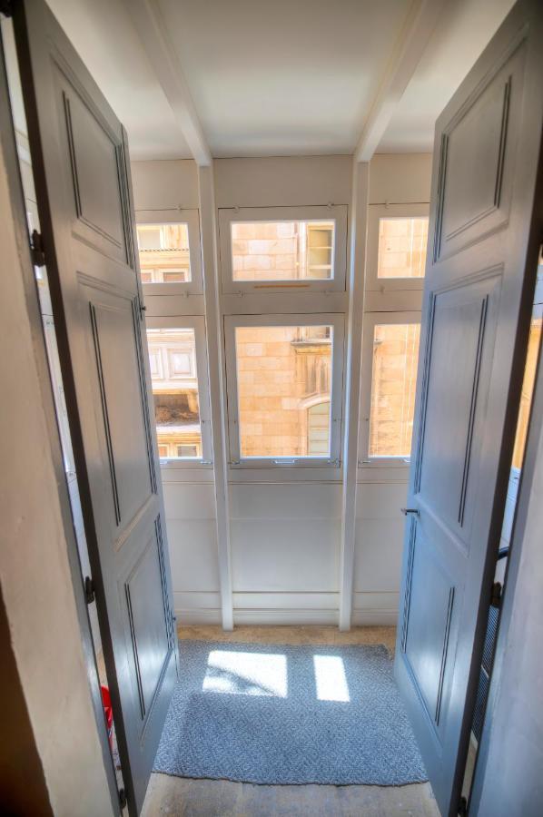 Charming & Traditional Flat In Center Esch1-2