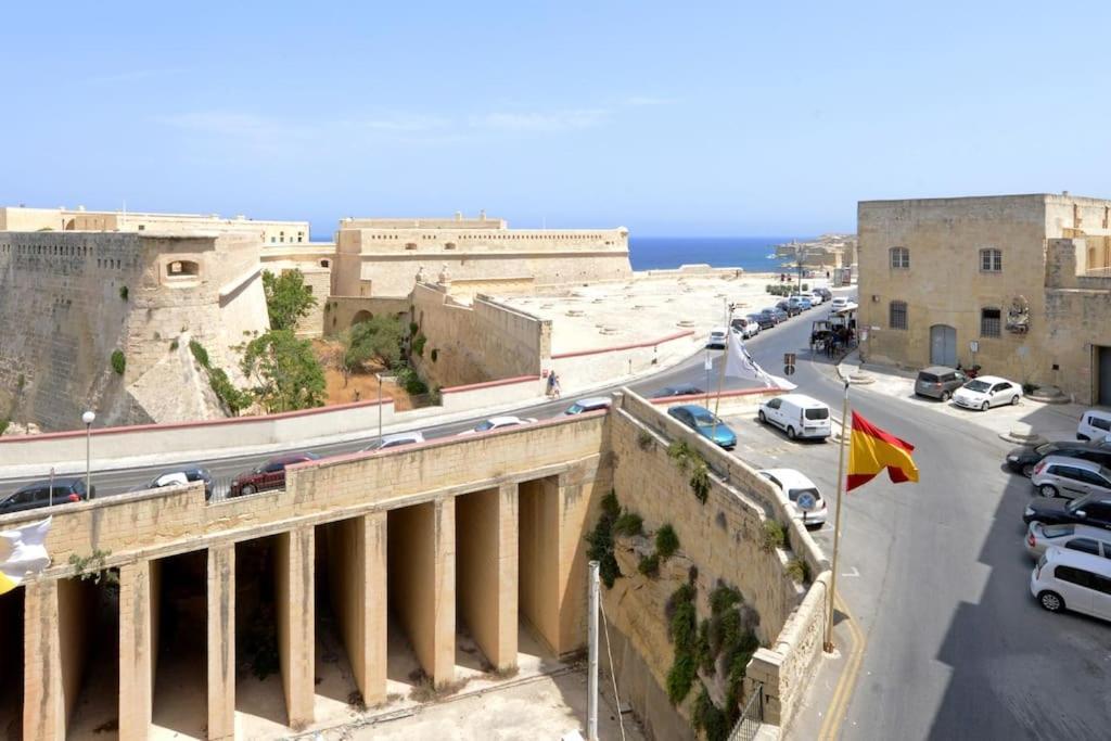Vallettastay - Harbor View Gem -sea View 2 Bed Apartment *
