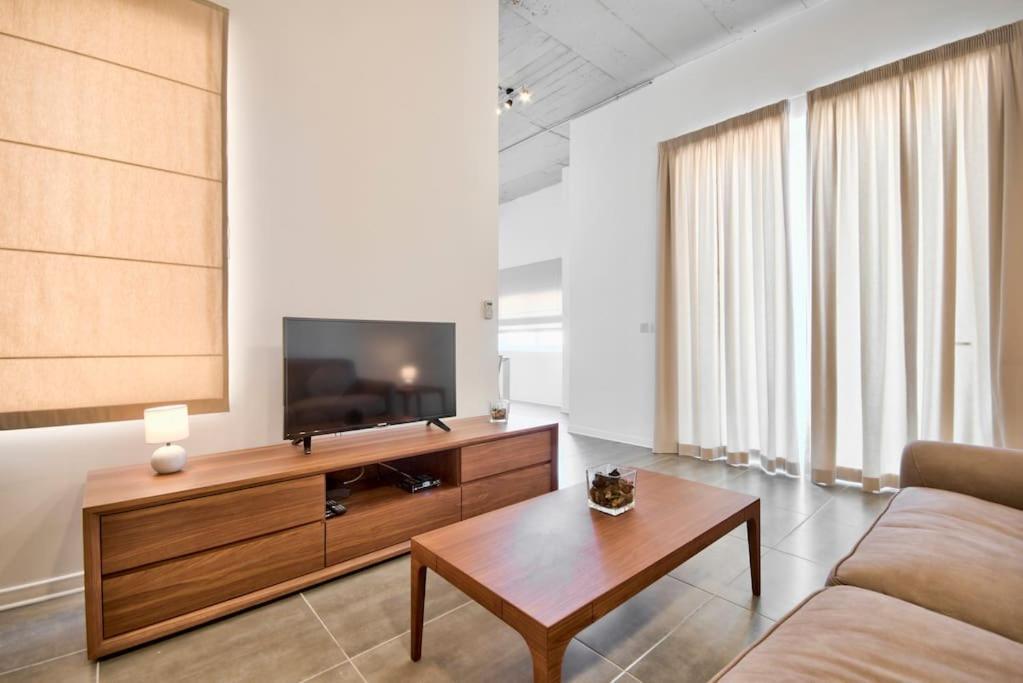 Vallettastay - Harbor View Gem -sea View 2 Bed Apartment