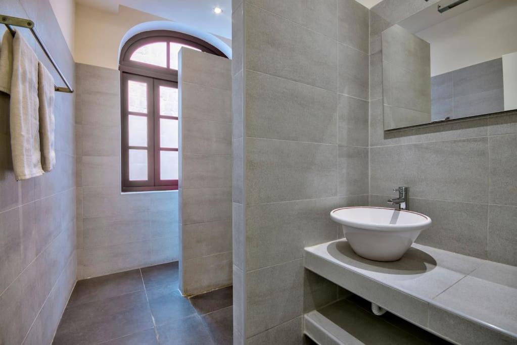 Vallettastay - Lucky Star Two Bedroom 203 Apartment *