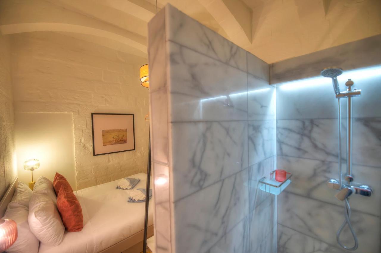 Impressive & Stylish Palazzino In Ddem1-3