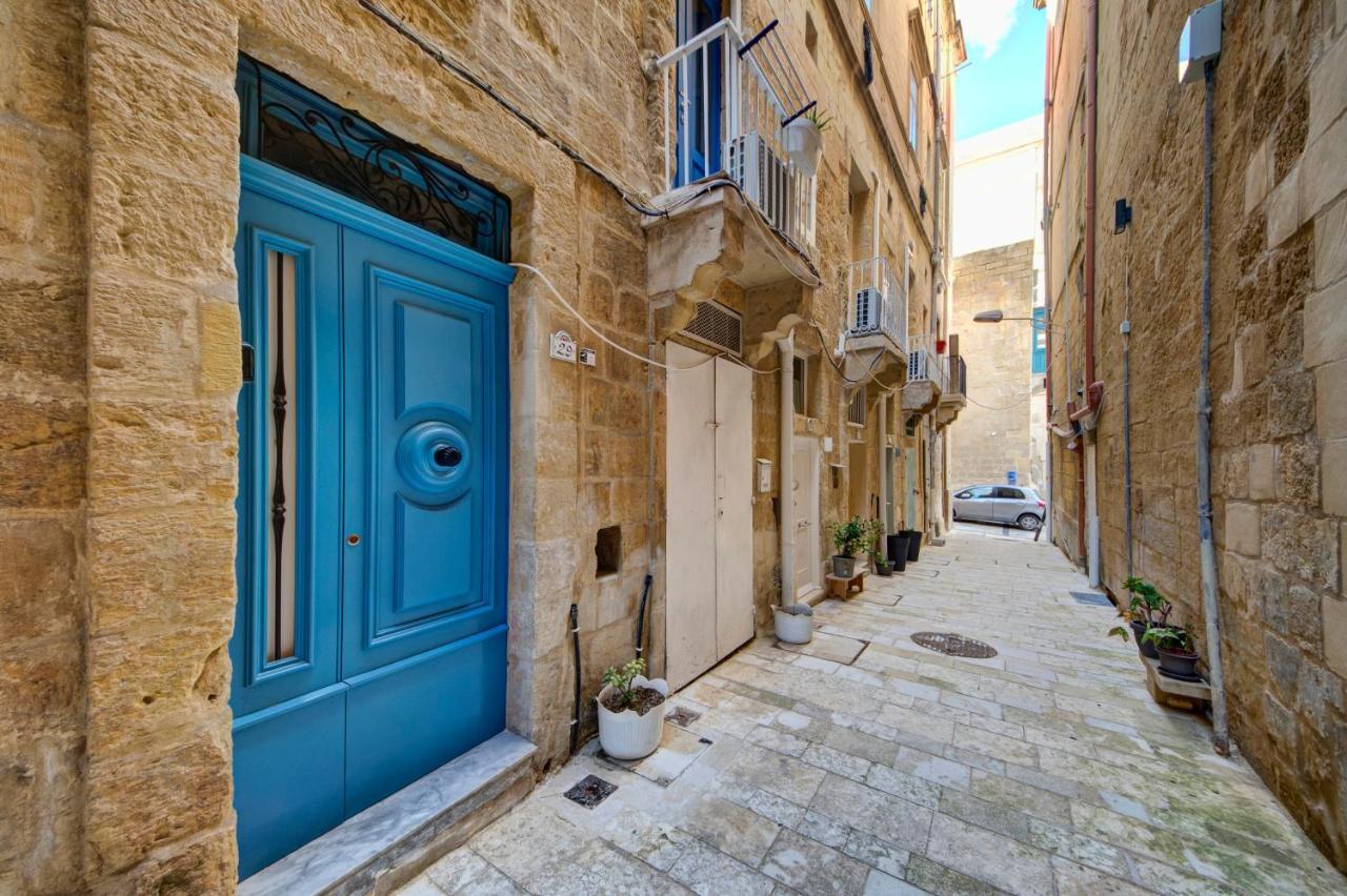 Apartment Sally Port 32 *