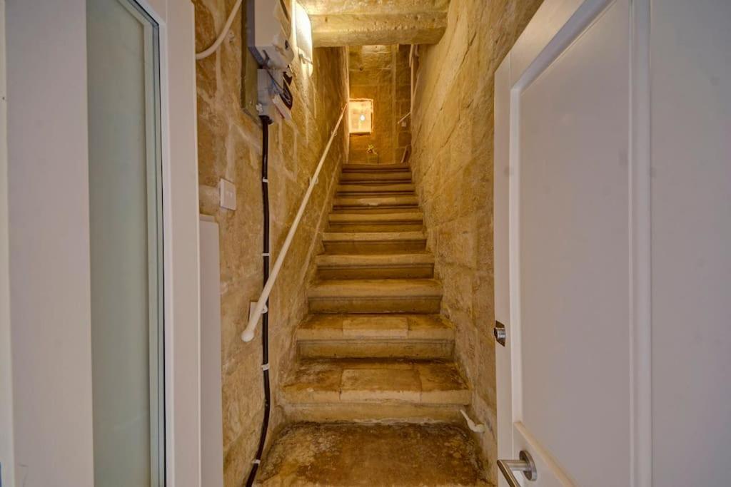 31 Sally Port *