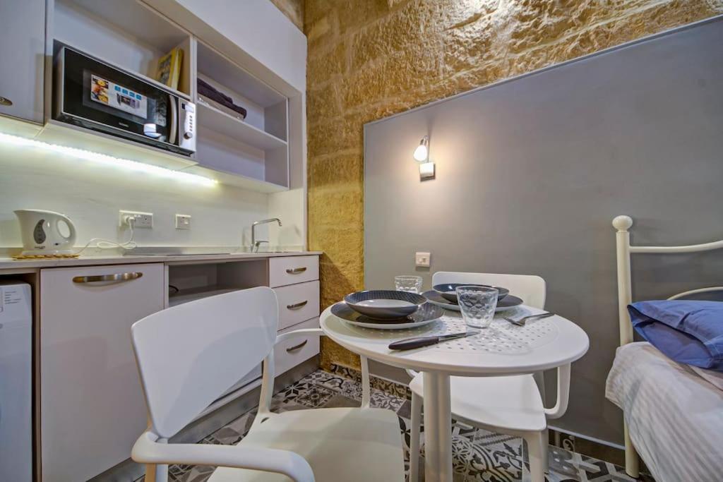 31 Sally Port * Valletta