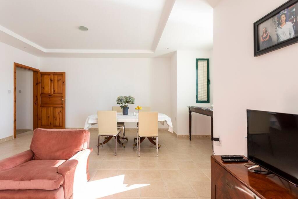 Penthouse With Roof Terrace And Sea Views Apartment *