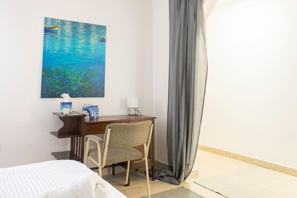 Apartment Penthouse With Roof Terrace And Sea Views Valletta