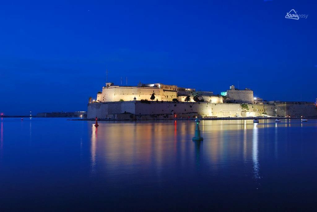 Hotel Grand Harbour 2*