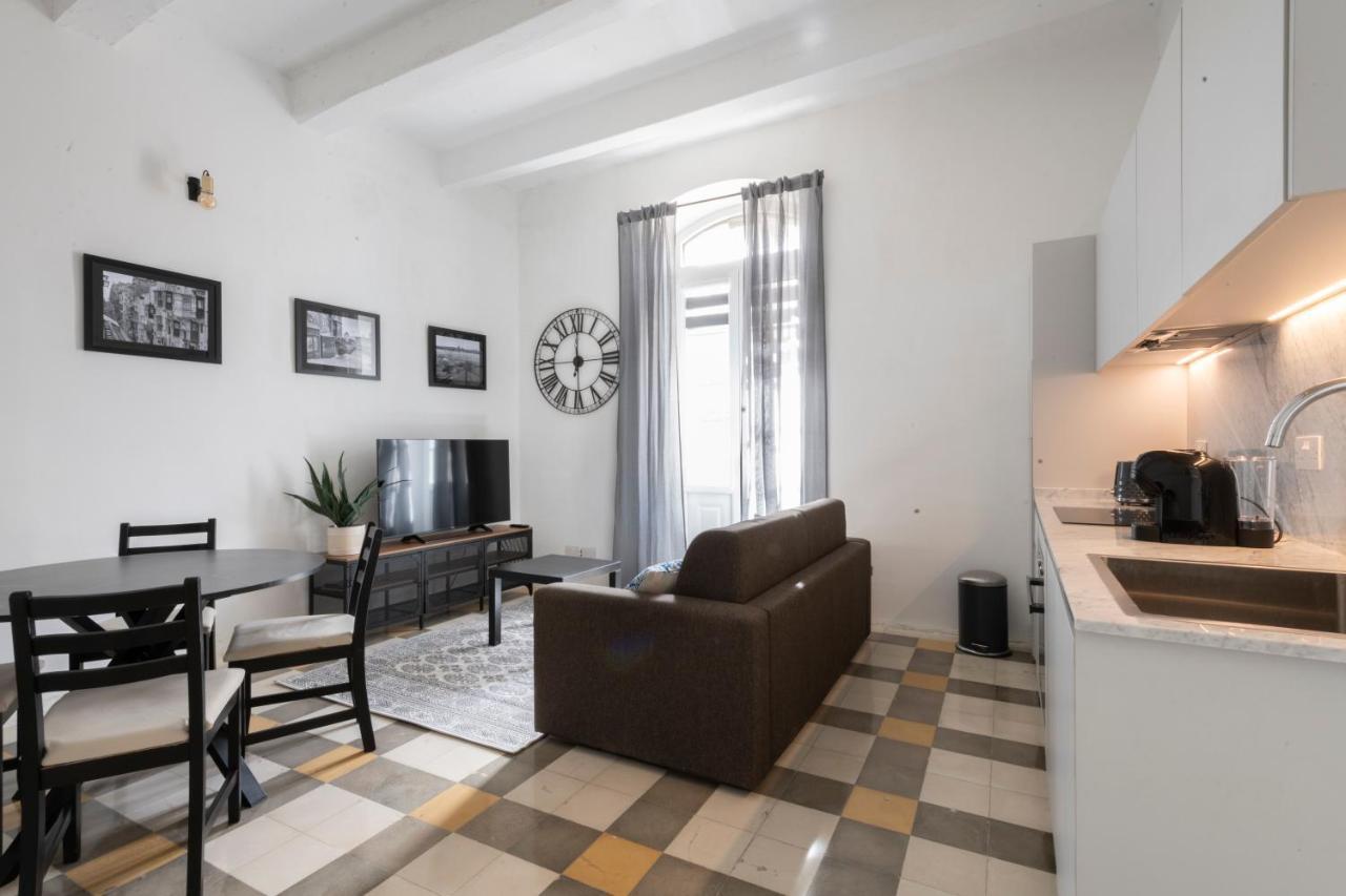Apartment Collection - Felix