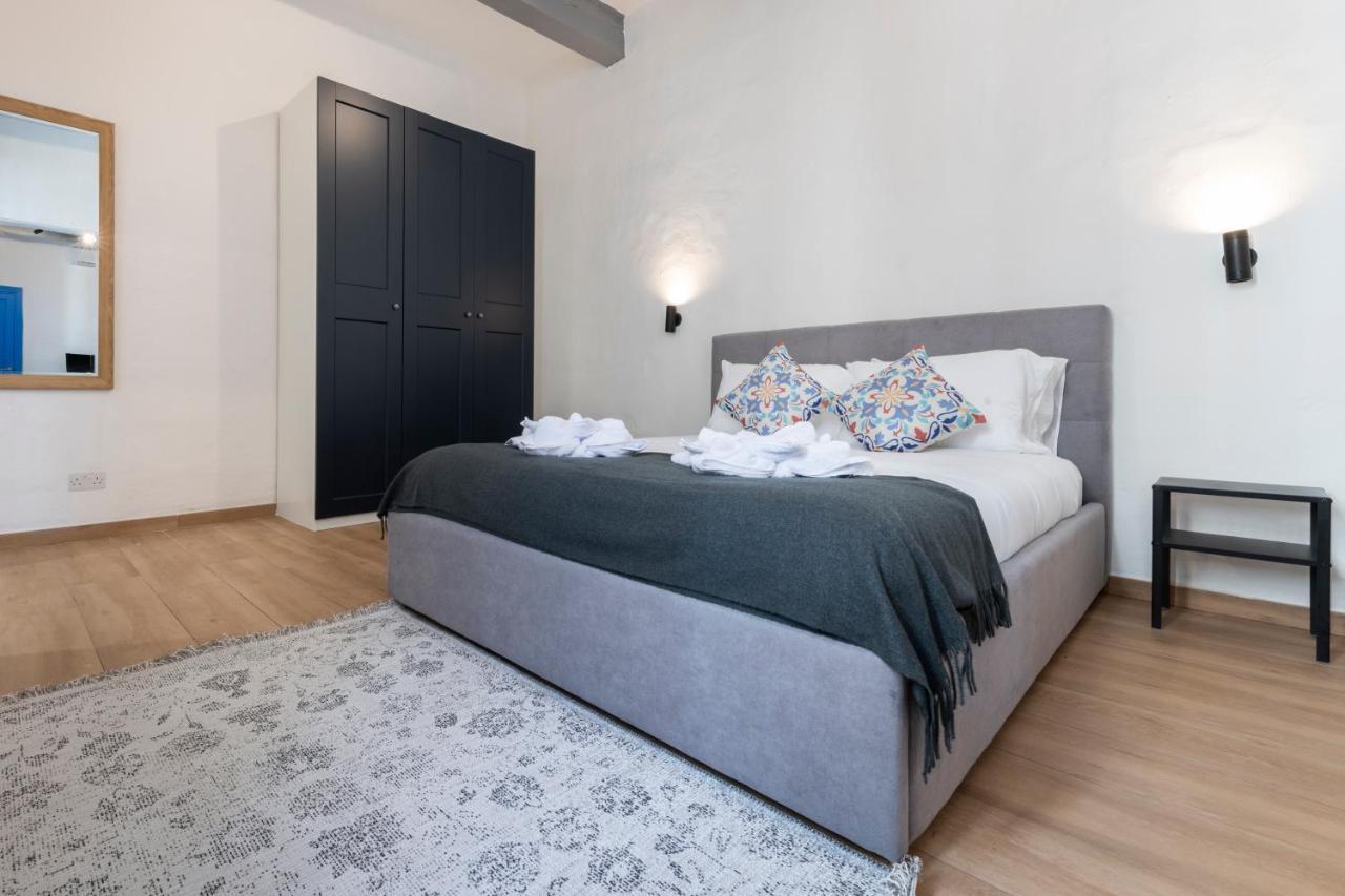 Apartment Collection - Felix