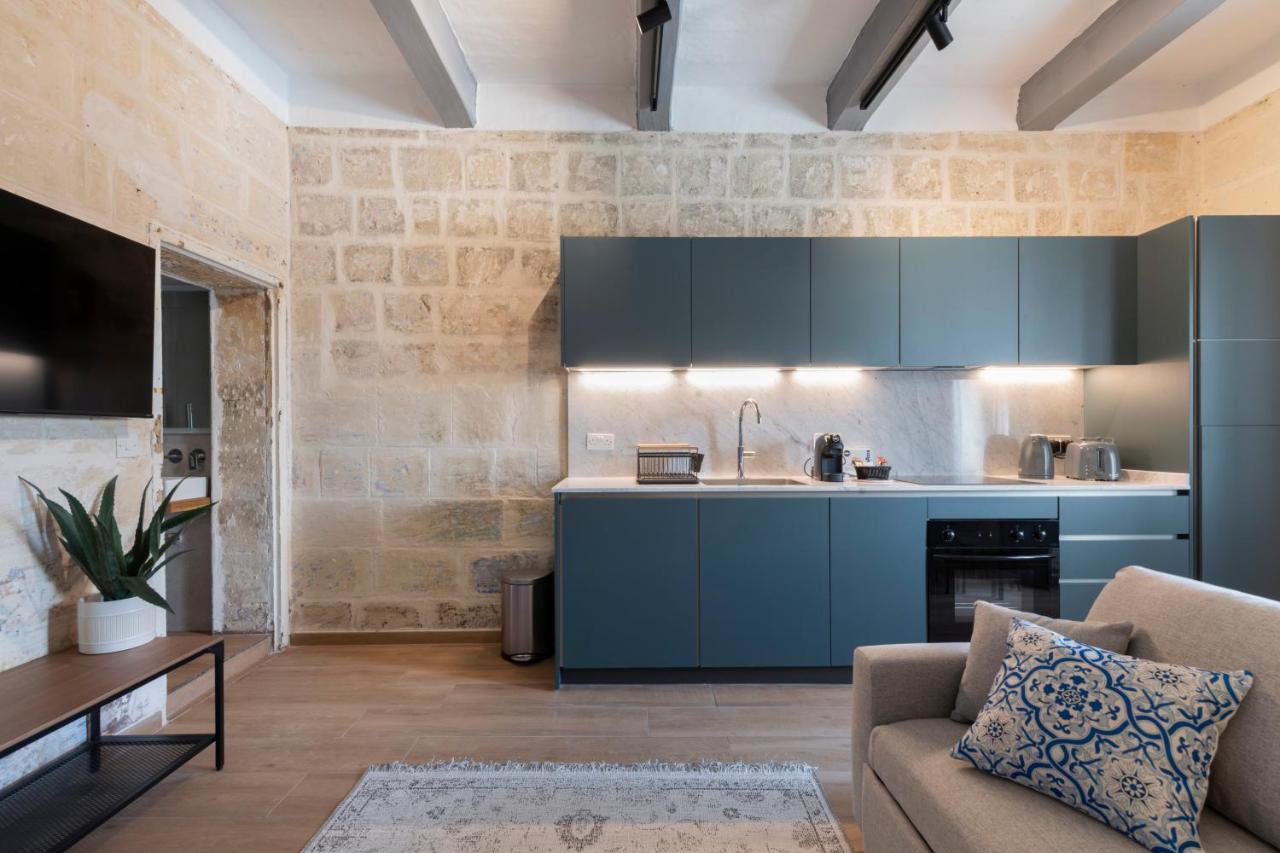 Collection - Felix Valletta